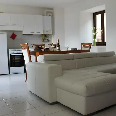 La Piazzetta Apartment *